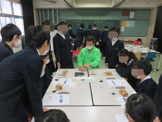 金沢市立中央小学校の出前はんこ講座です。