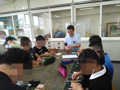 小松市立蓮台寺小学校の出前はんこ講座です。