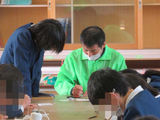 津幡町立英田小学校の出前はんこ講座です。